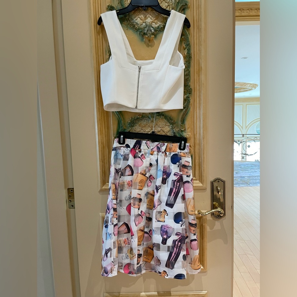 Two piece set - Picture 4 of 4